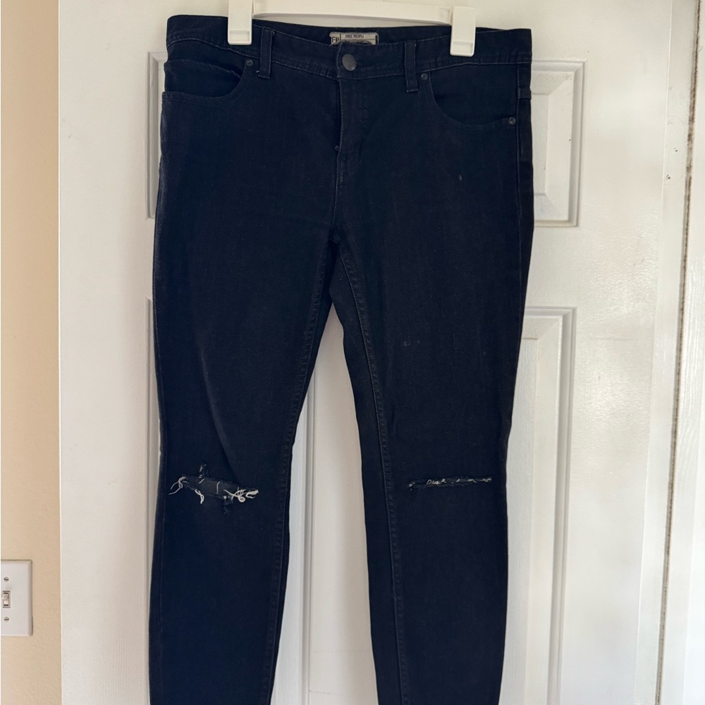 Black Distressed Women's Jeans